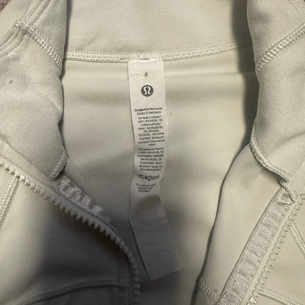 🤍🧁Lululemon Set🧁🤍 - Picture 3 of 7